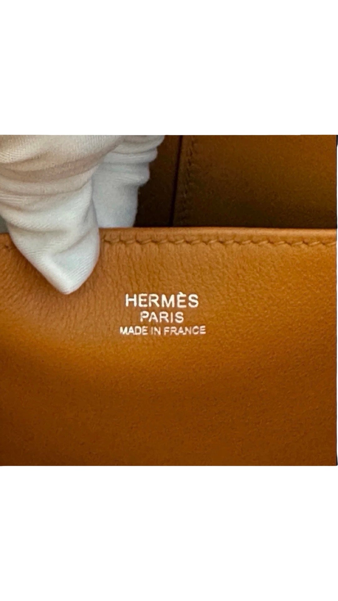 Hermès Licol 19 Bucket Bag, Craie Evercolor with Tricolor Strap