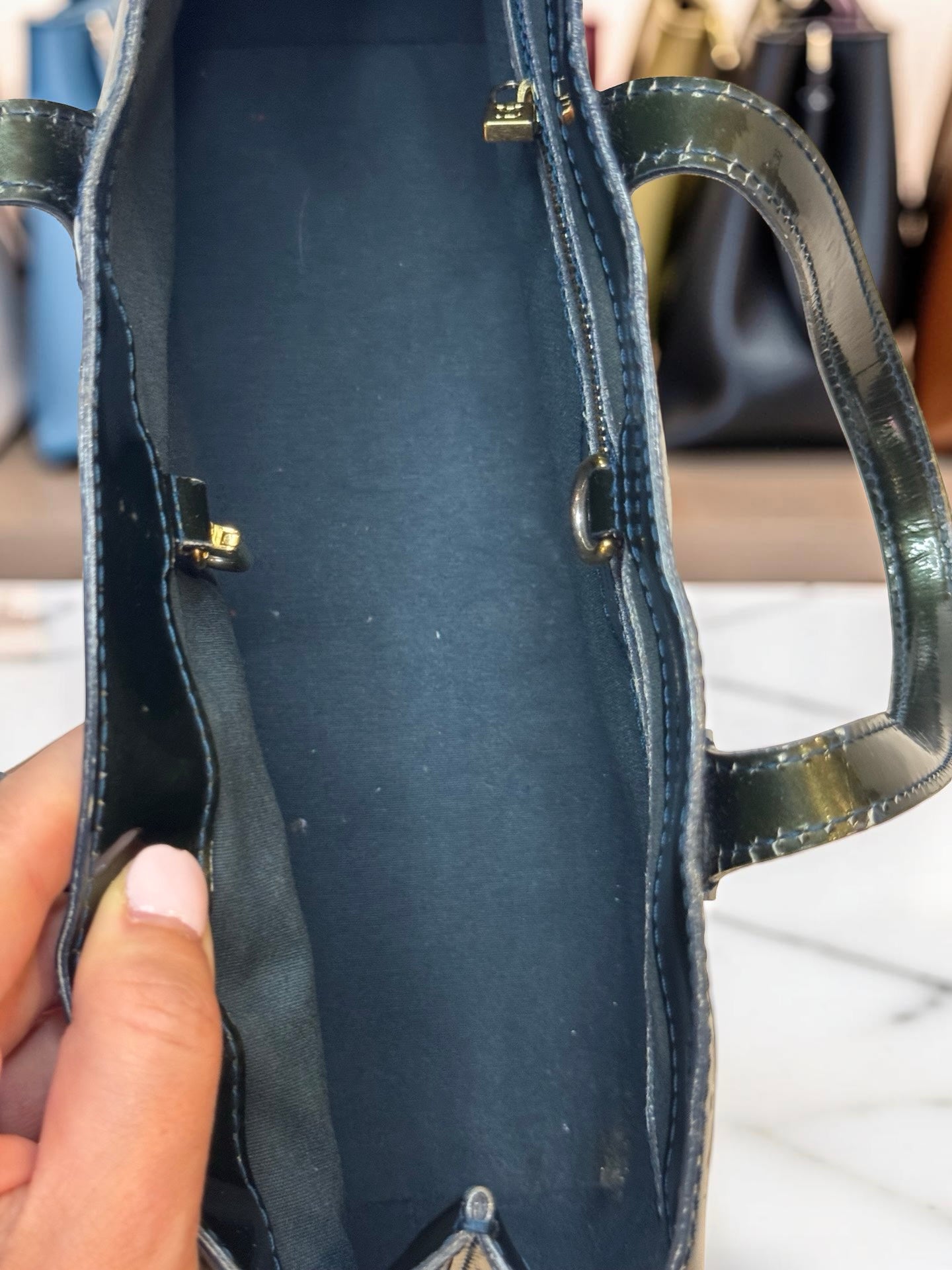 Louis Vuitton Wilshire PM — Vert Bronze Monogram Vernis