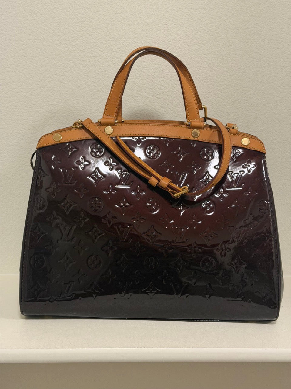 Louis Vuitton Brea MM, Monogram Vernis in Amarante
