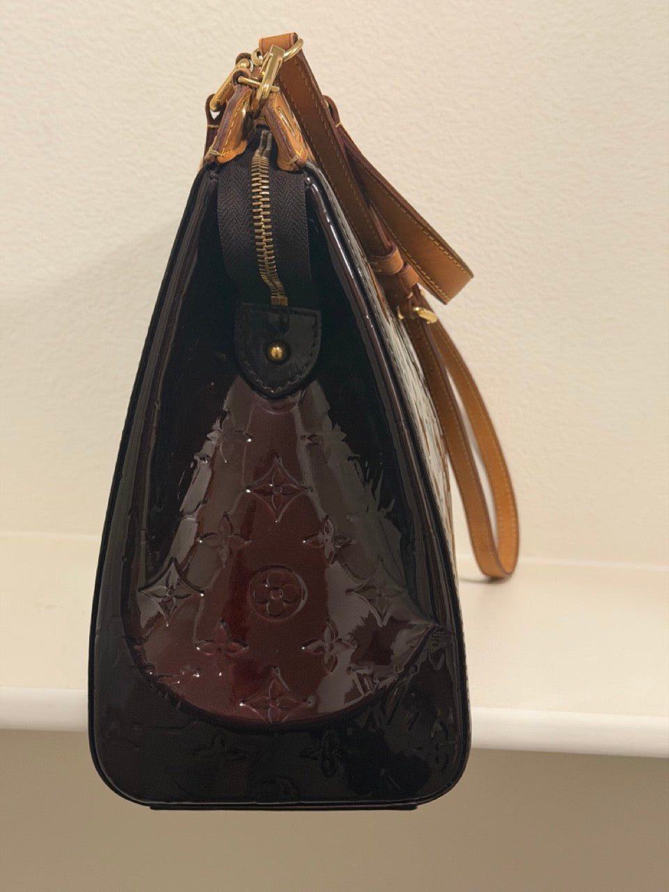Louis Vuitton Brea MM, Monogram Vernis in Amarante