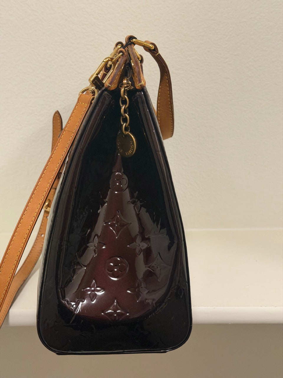 Louis Vuitton Brea MM, Monogram Vernis in Amarante