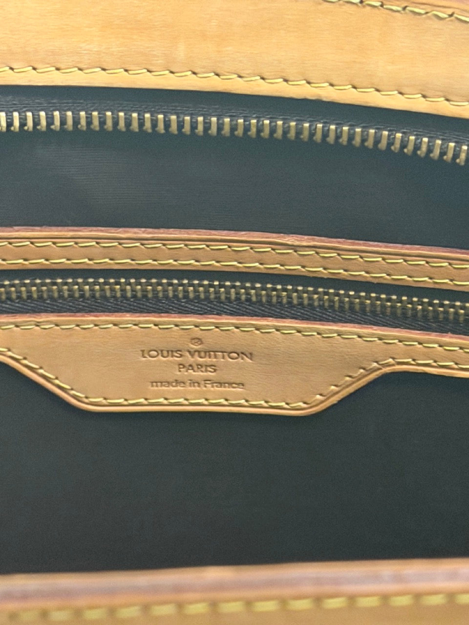 Louis Vuitton Brea MM, Monogram Vernis in Amarante