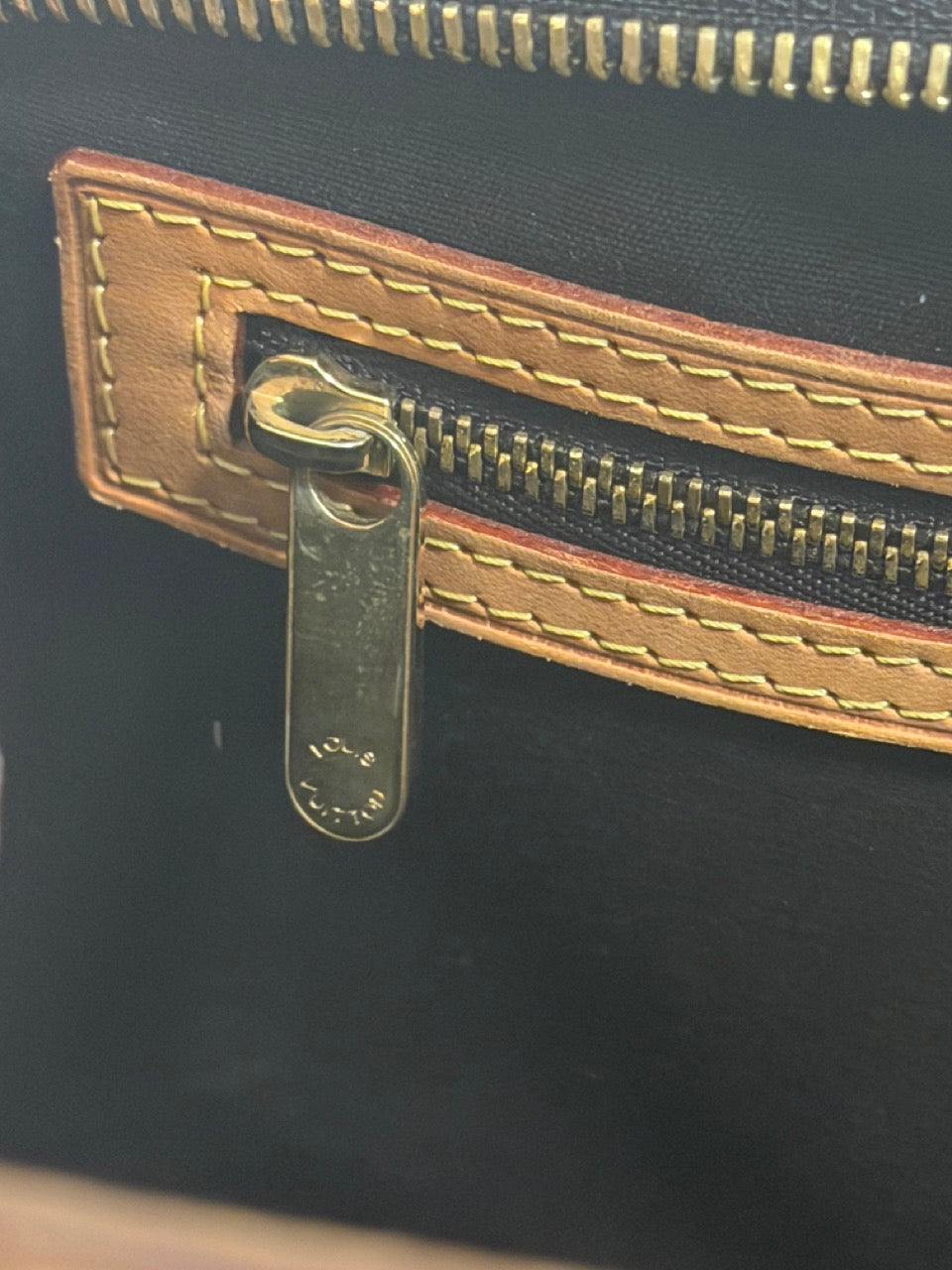Louis Vuitton Brea MM, Monogram Vernis in Amarante