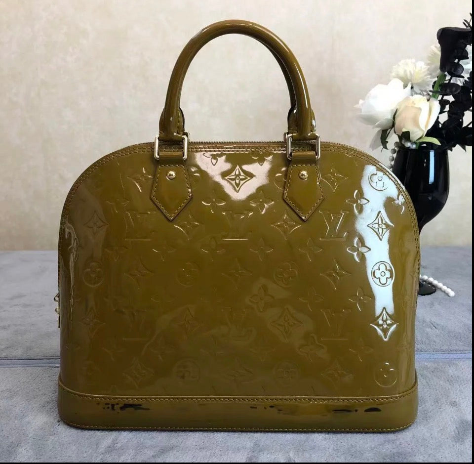 Louis Vuitton Alma Olive Vernis