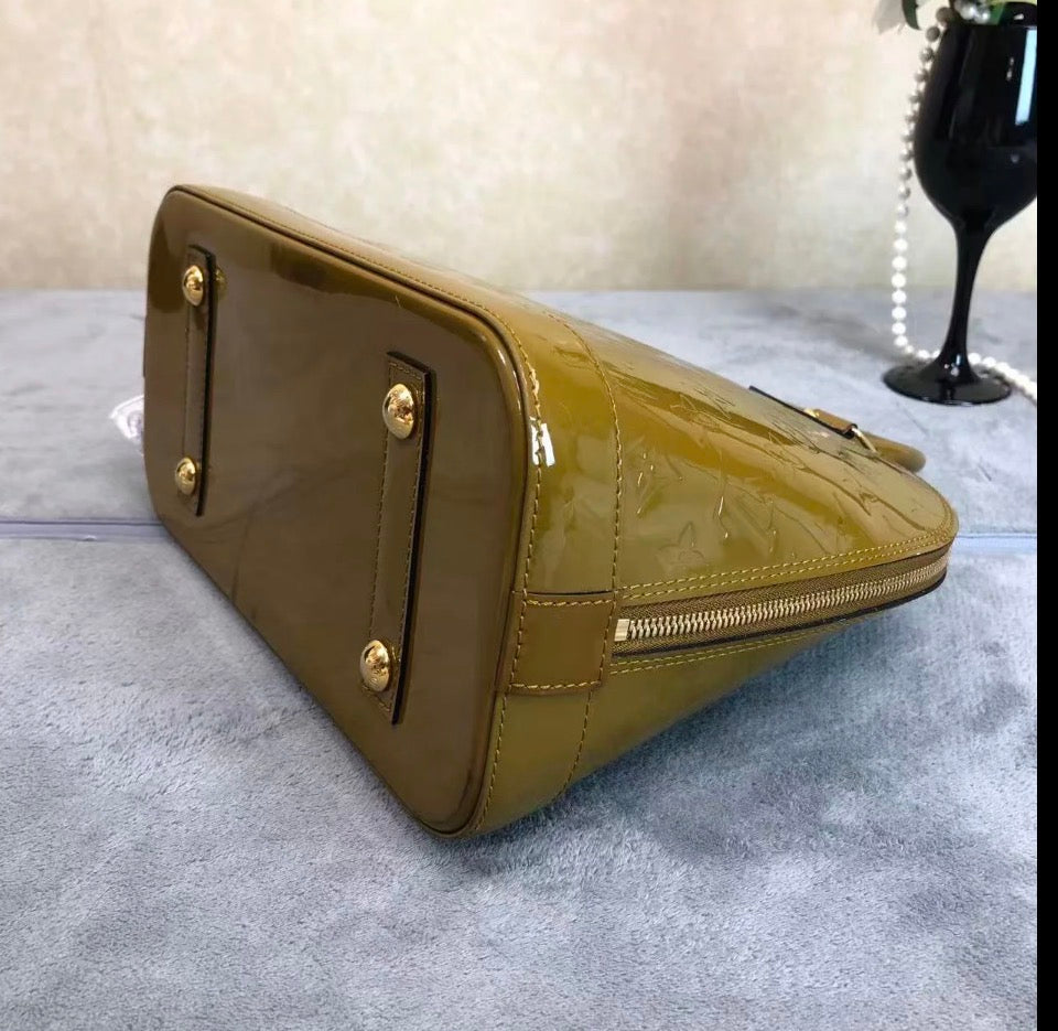 Louis Vuitton Alma Olive Vernis