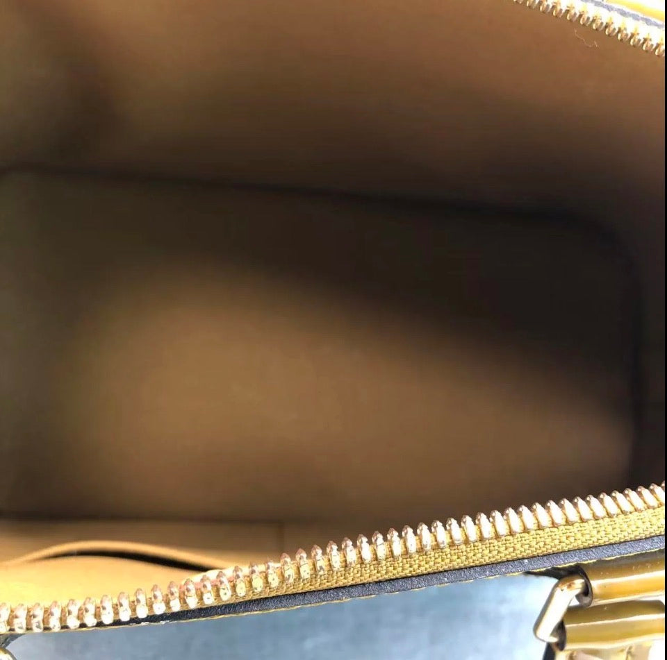 Louis Vuitton Alma Olive Vernis