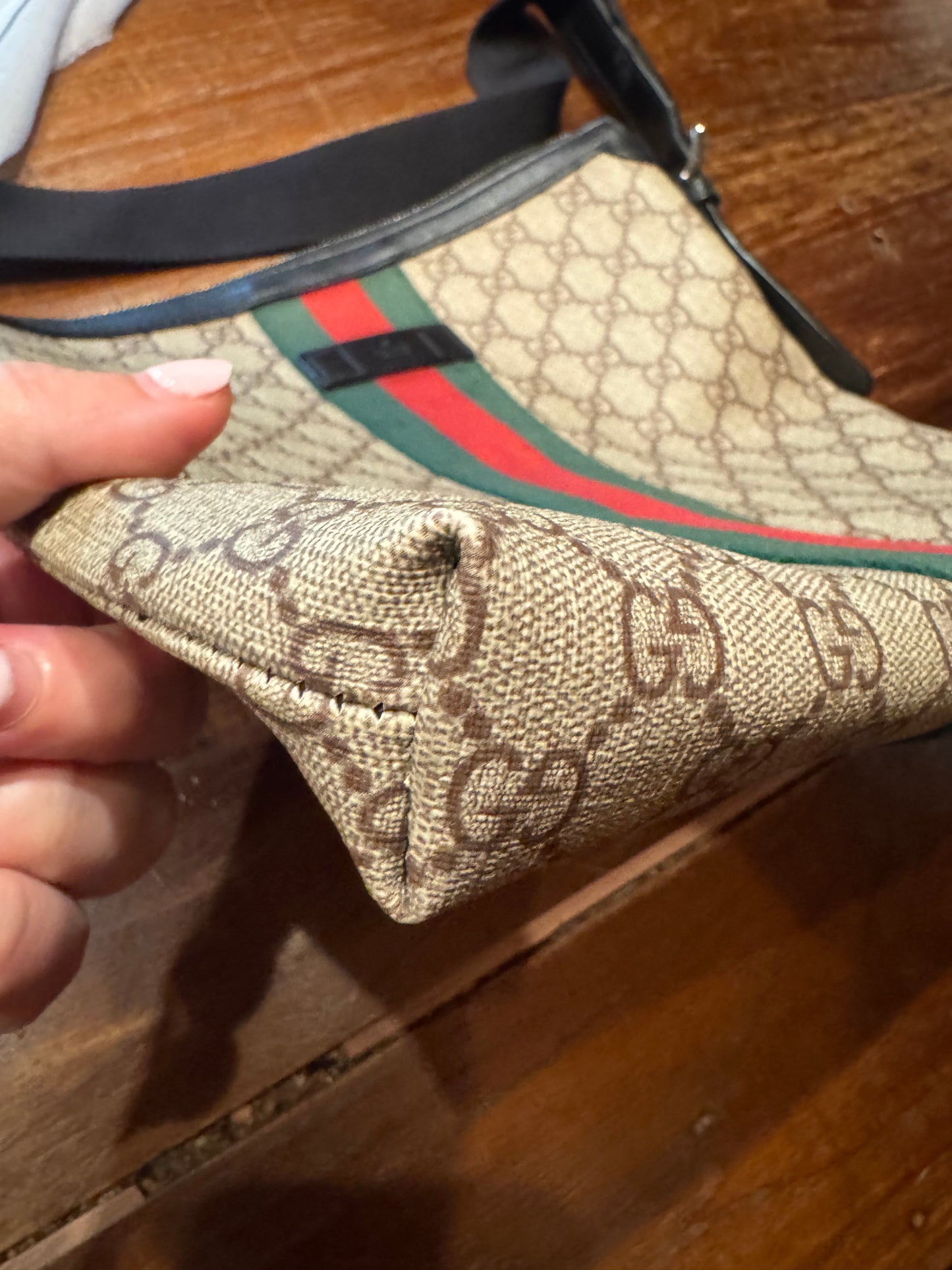 Gucci GG Supreme Web Crossbody Messenger Bag — Beige/Ebony