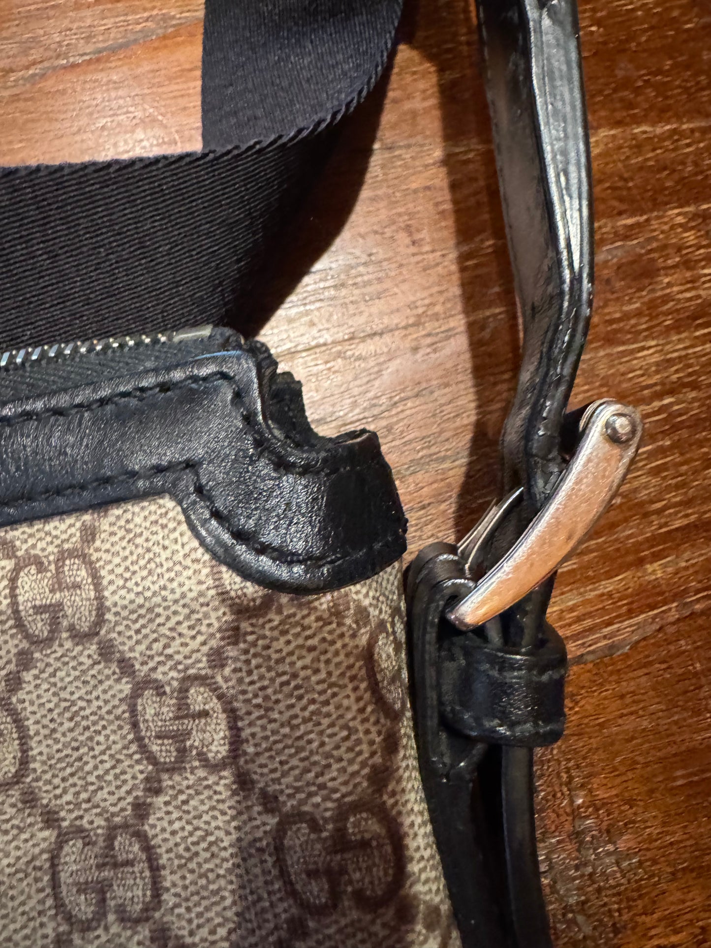 Gucci GG Supreme Web Crossbody Messenger Bag — Beige/Ebony