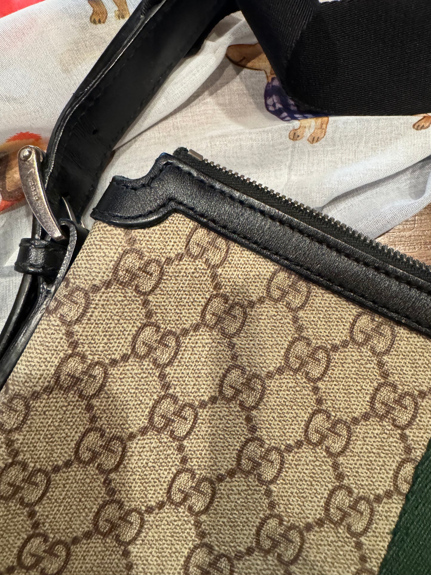 Gucci GG Supreme Web Crossbody Messenger Bag — Beige/Ebony