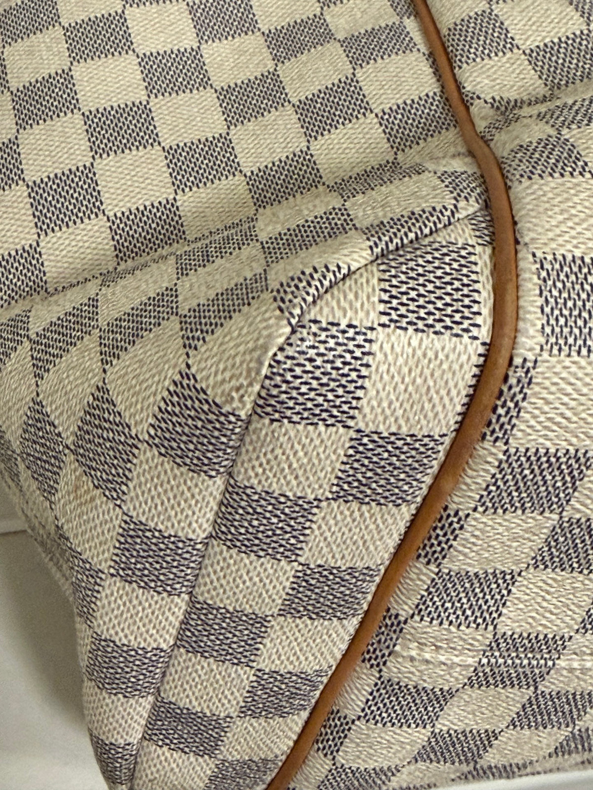 Louis Vuitton Totally PM — Damier Azur, Honey Vachetta, Gold Hardware