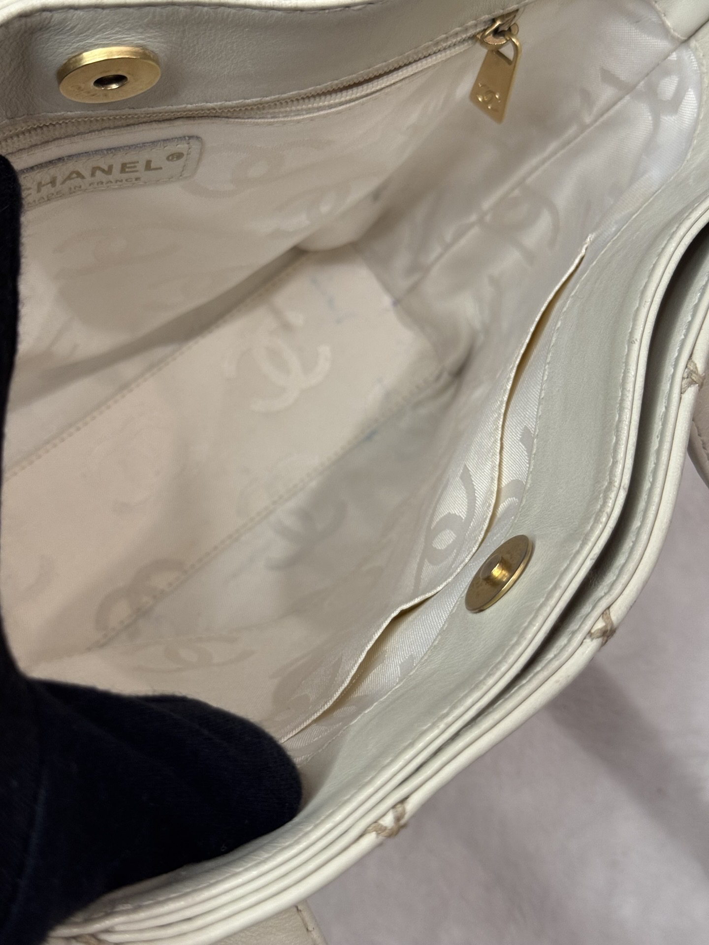 Chanel Wild Stitch Petite Tote — Ivory Calfskin, Gold CC