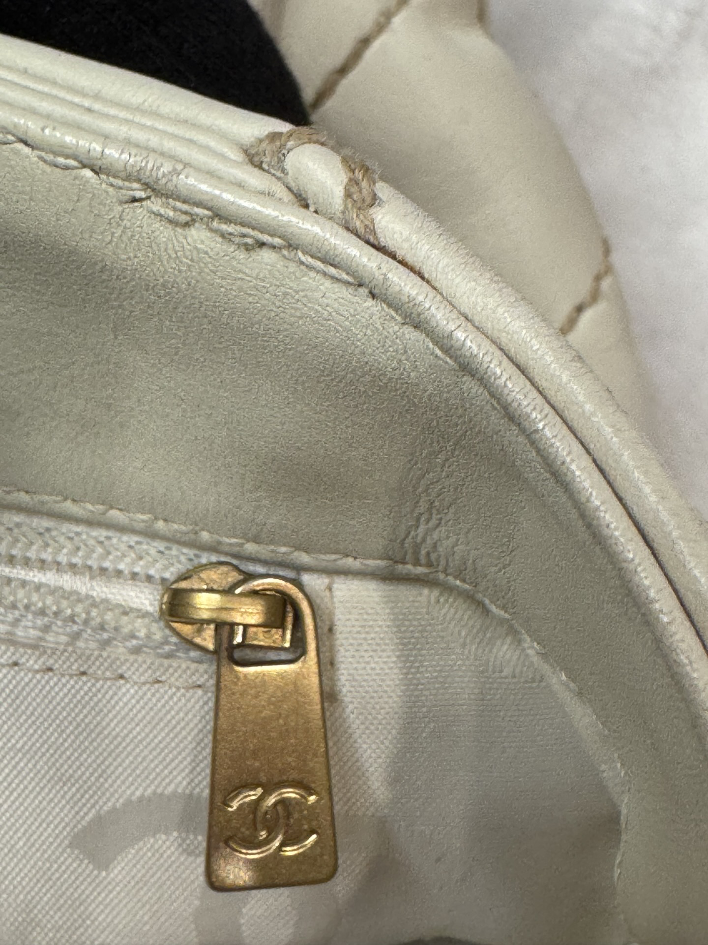 Chanel Wild Stitch Petite Tote — Ivory Calfskin, Gold CC