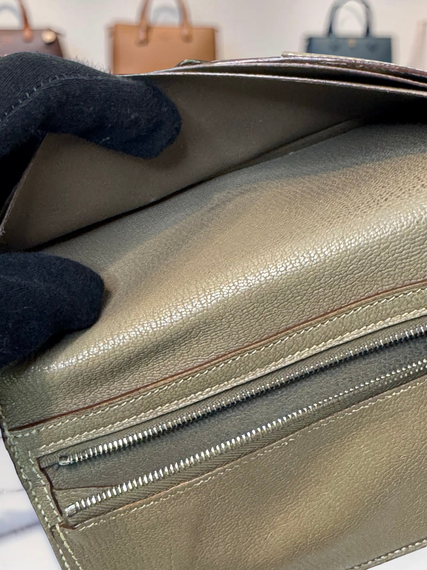 Hermès Béarn Long Wallet – Taupe Lizard Skin (Lézard), Palladium Hardware (Pre-Owned)