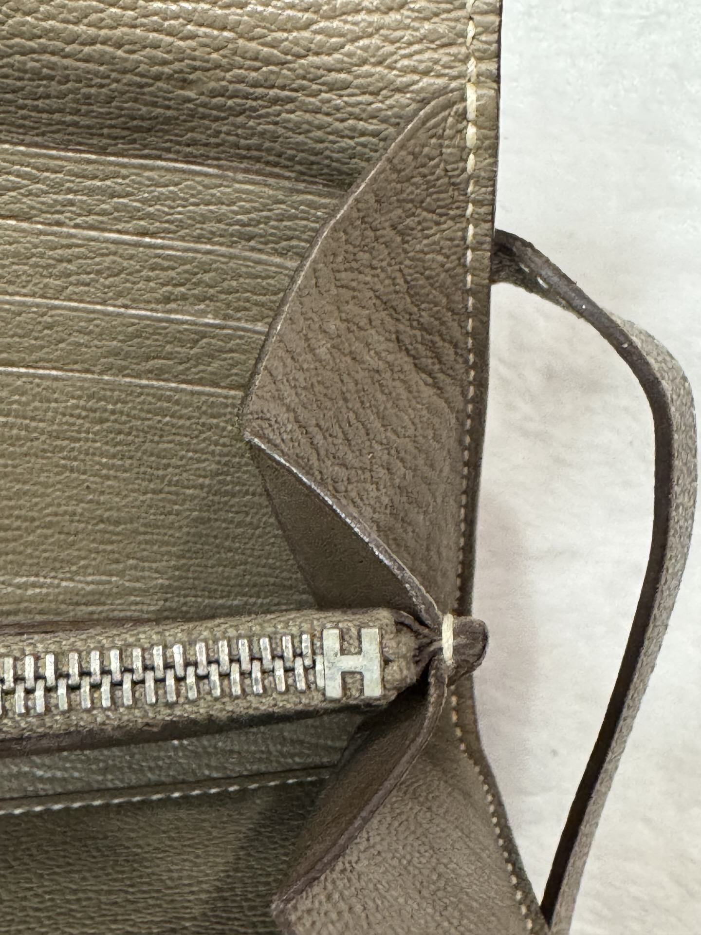 Hermès Kelly Classic Wallet — Etoupe, Palladium