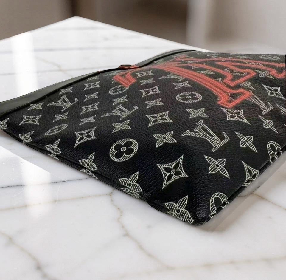 Louis Vuitton Pochette Apollo
